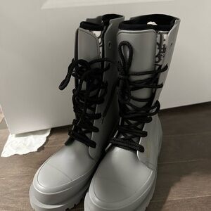 Brand new Diorcamp Women's Boots